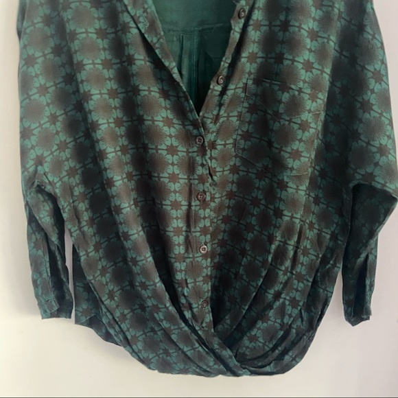 RVCA. Blouse. Size Small. - Picture 7 of 7